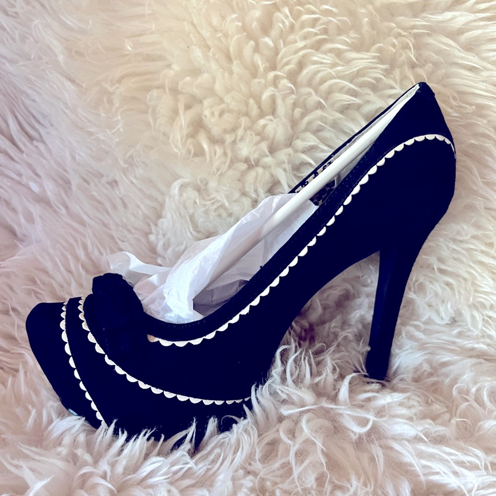 Jessica Simpson Jeorge - New in box, never opened, never worn